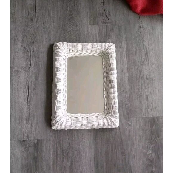 Vintage 1970s White Wicker Wall Mirror Cottage Retro, Rectangular 16" x 12" - Picture 2 of 14
